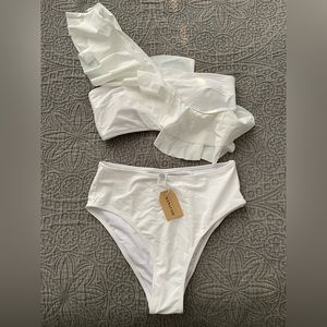 White two piece bikini// NWTs